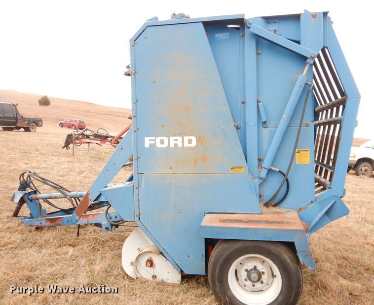 image for item DK3158 Ford 552  round baler