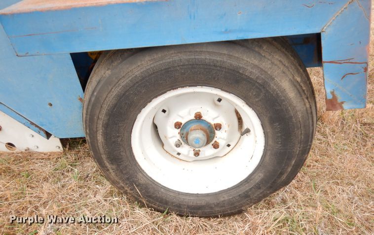 image for item DK3158 Ford 552  round baler