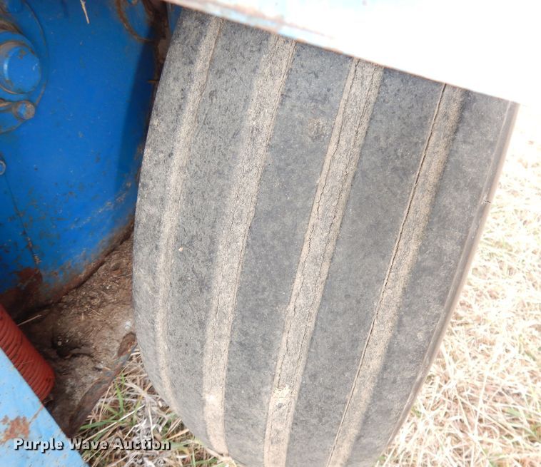 image for item DK3158 Ford 552  round baler