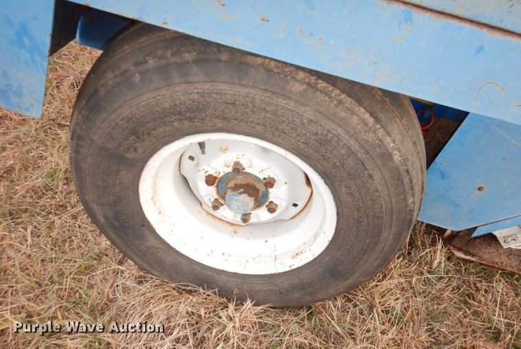 image for item DK3158 Ford 552  round baler