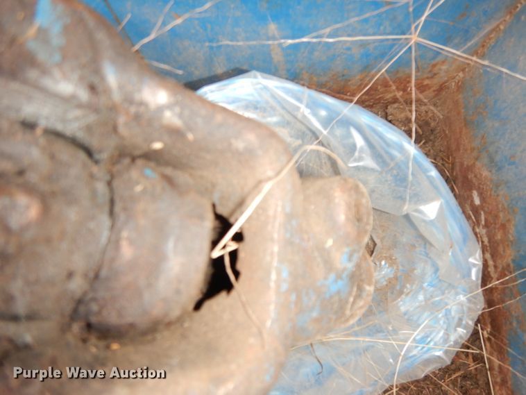 image for item DK3158 Ford 552  round baler