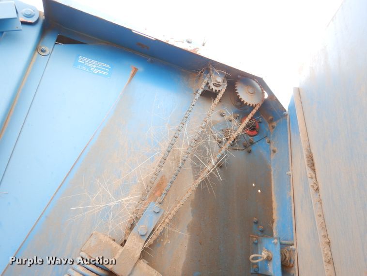 image for item DK3158 Ford 552  round baler