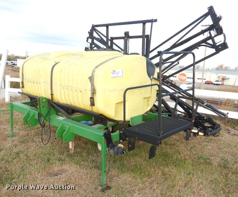RHS sprayer in Manhattan, KS | Item DK3162 sold | Purple Wave