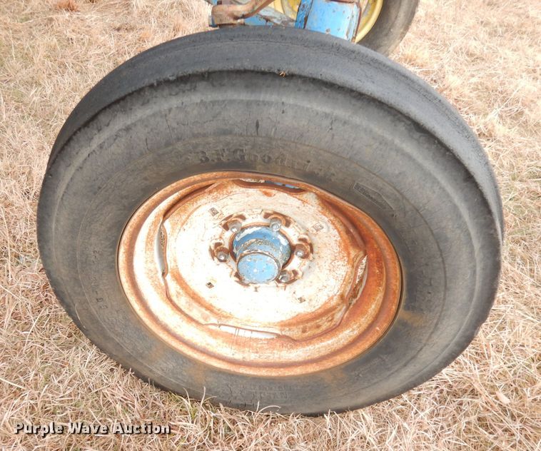 image for item DK3202 1969 Ford 8000  tractor