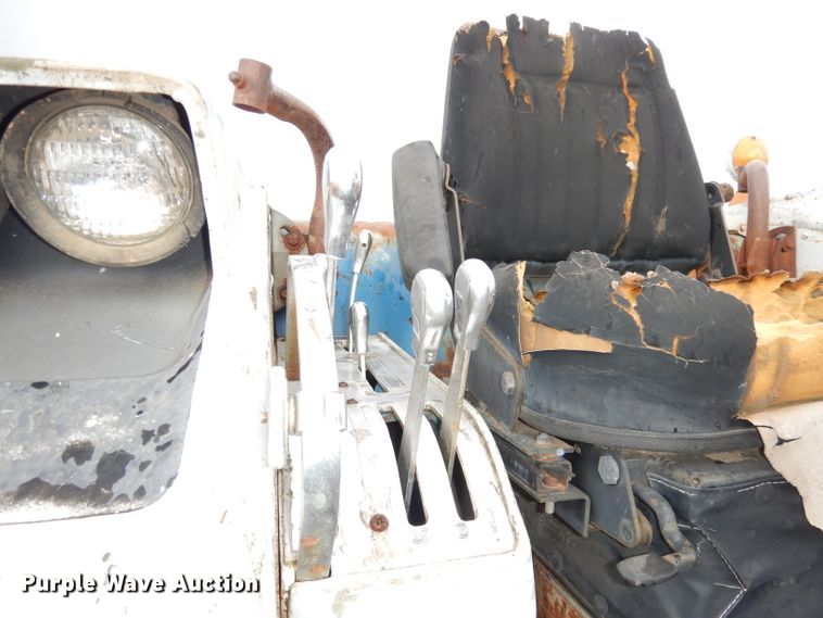 image for item DK3202 1969 Ford 8000  tractor