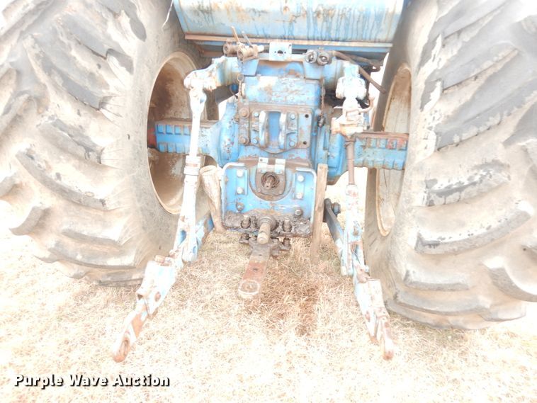 image for item DK3202 1969 Ford 8000  tractor