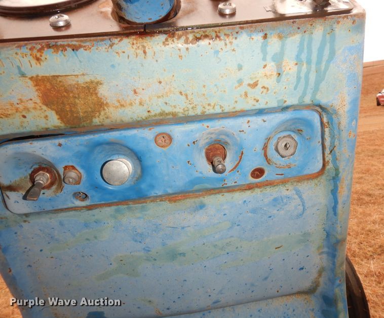 image for item DK3202 1969 Ford 8000  tractor