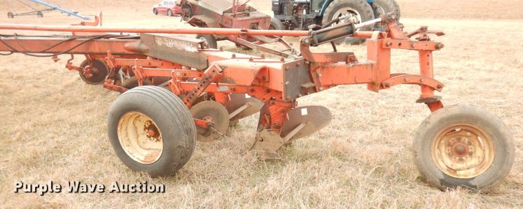 image for item DK3205 Six bottom plow