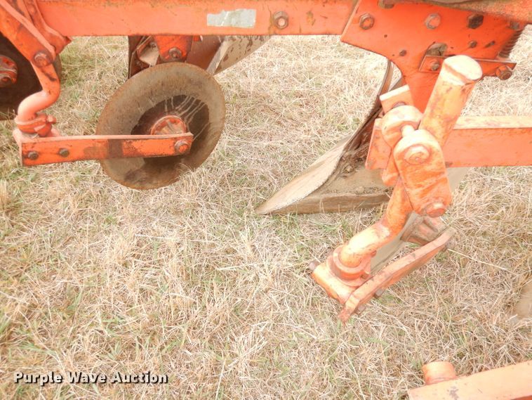 image for item DK3205 Six bottom plow