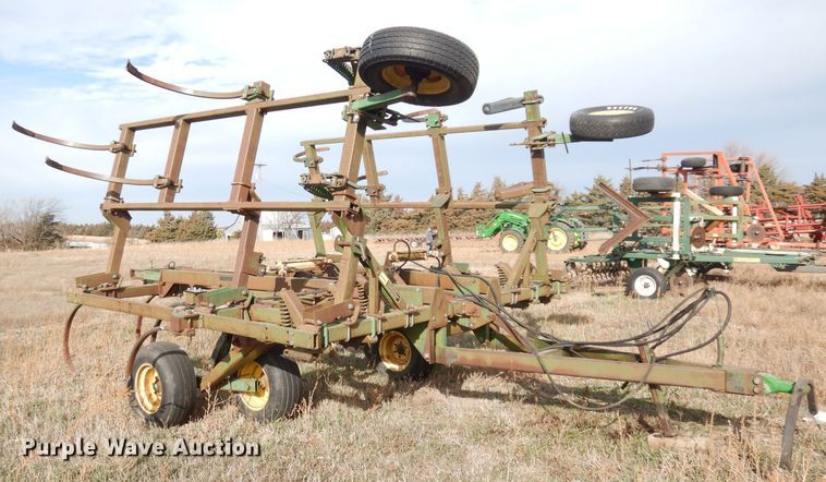 image for item DK3216 John Deere 712  chisel