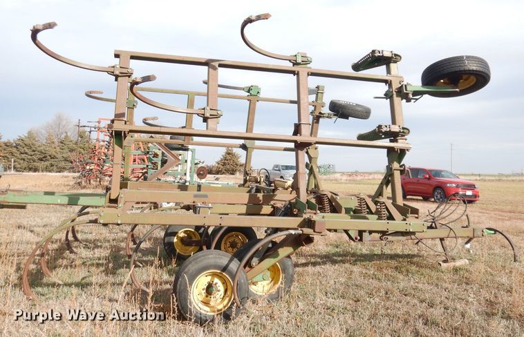 image for item DK3216 John Deere 712  chisel