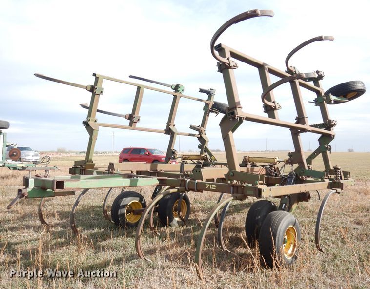 image for item DK3216 John Deere 712  chisel