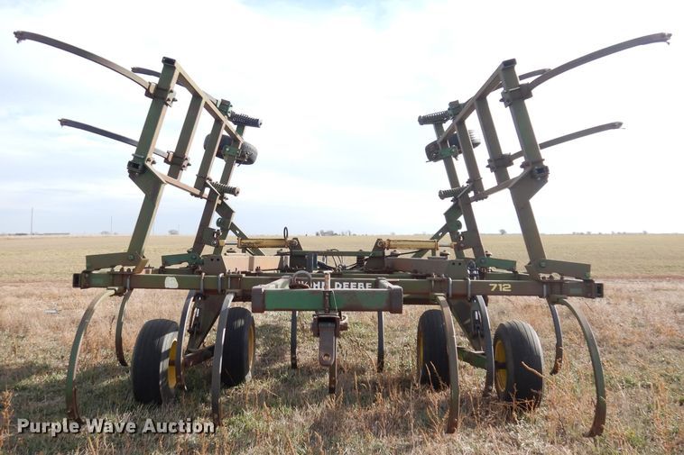 image for item DK3216 John Deere 712  chisel