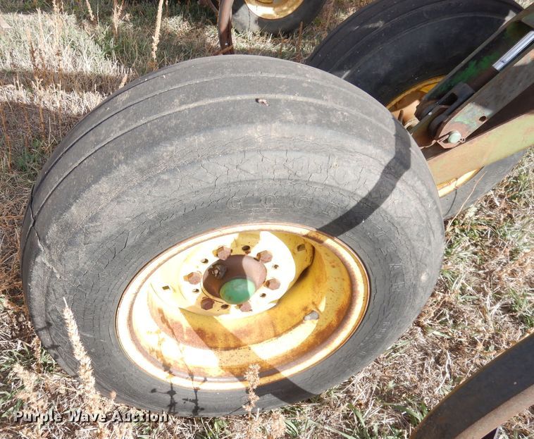 image for item DK3216 John Deere 712  chisel