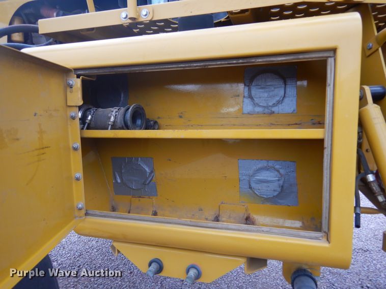 image for item DK3267 2005 Ag-Chem RoGator 1264C  sprayer