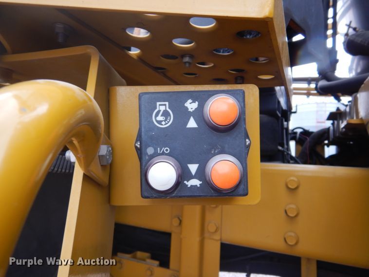 image for item DK3267 2005 Ag-Chem RoGator 1264C  sprayer