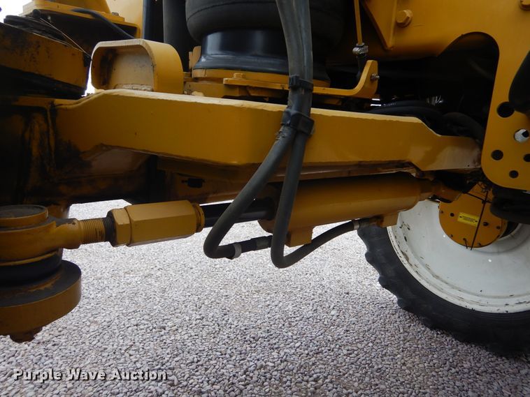 image for item DK3267 2005 Ag-Chem RoGator 1264C  sprayer