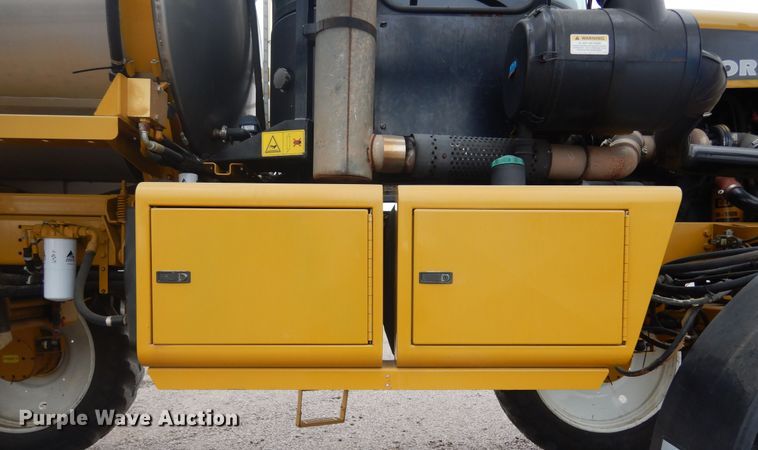 image for item DK3267 2005 Ag-Chem RoGator 1264C  sprayer