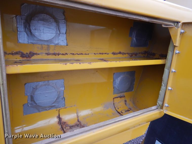 image for item DK3267 2005 Ag-Chem RoGator 1264C  sprayer