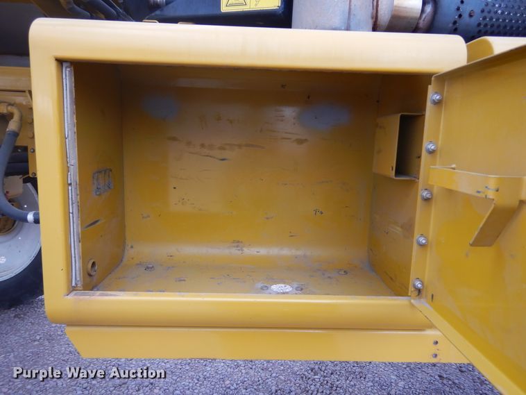 image for item DK3267 2005 Ag-Chem RoGator 1264C  sprayer