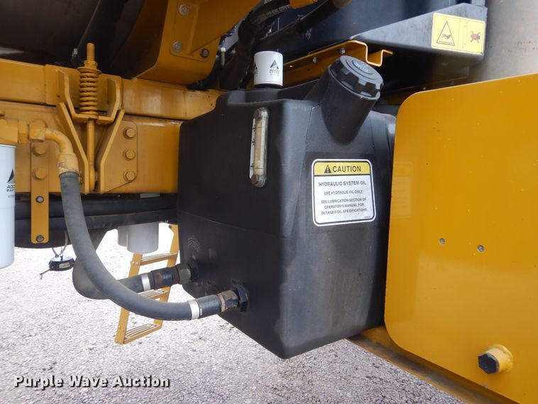 image for item DK3267 2005 Ag-Chem RoGator 1264C  sprayer