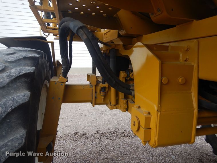 image for item DK3267 2005 Ag-Chem RoGator 1264C  sprayer