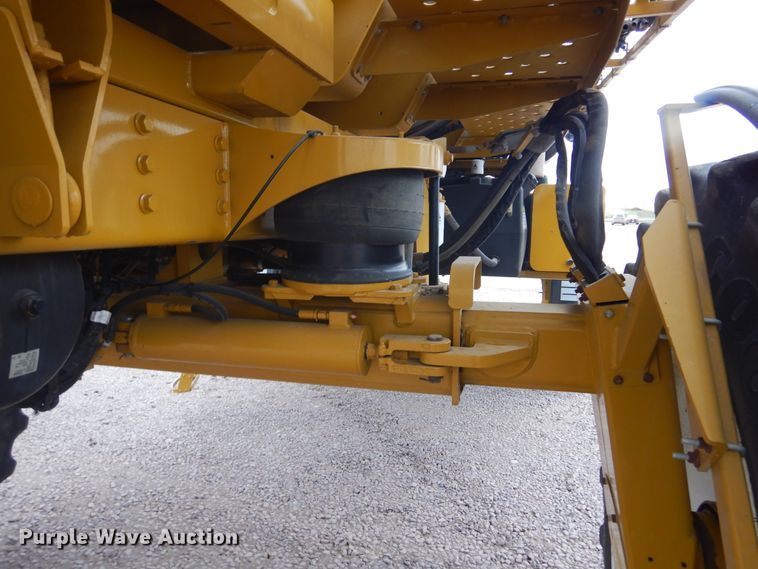 image for item DK3267 2005 Ag-Chem RoGator 1264C  sprayer