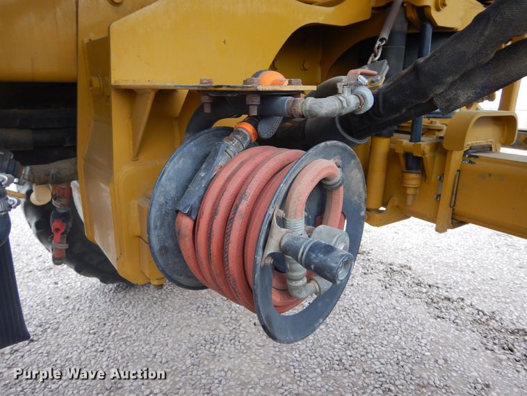 image for item DK3267 2005 Ag-Chem RoGator 1264C  sprayer