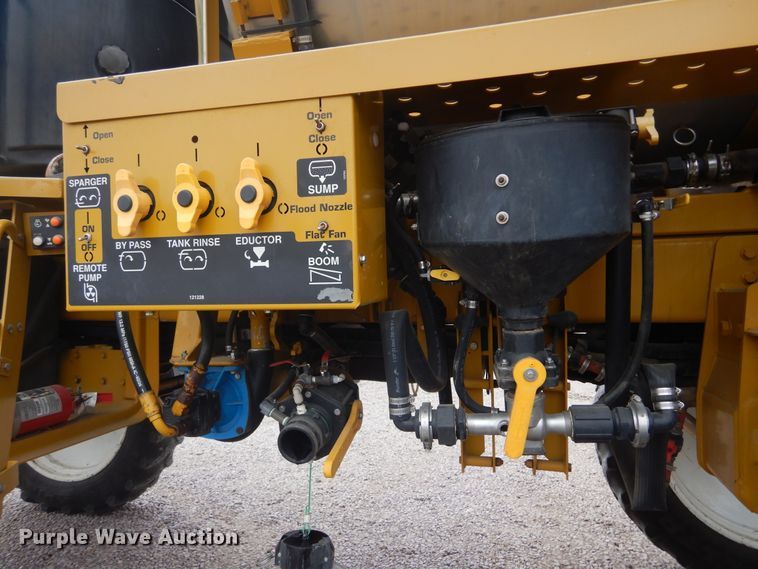 image for item DK3267 2005 Ag-Chem RoGator 1264C  sprayer