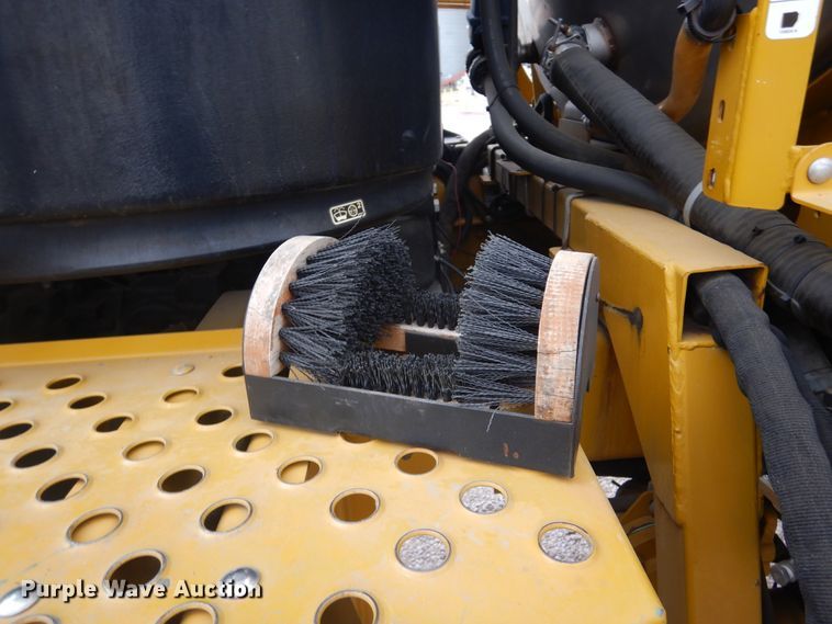 image for item DK3267 2005 Ag-Chem RoGator 1264C  sprayer