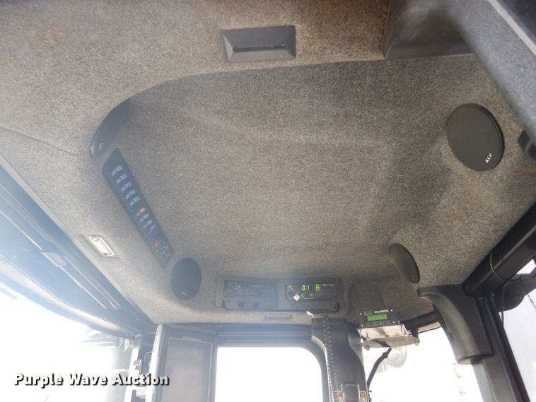 image for item DK3267 2005 Ag-Chem RoGator 1264C  sprayer