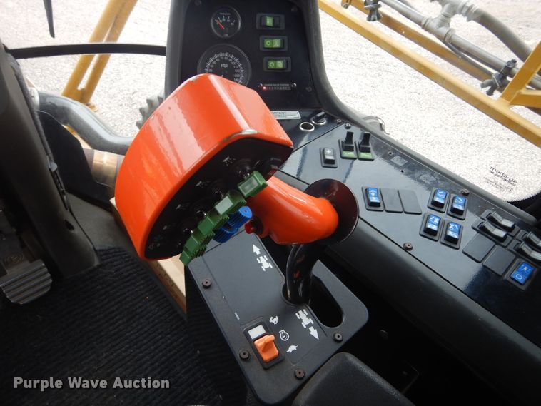 image for item DK3267 2005 Ag-Chem RoGator 1264C  sprayer