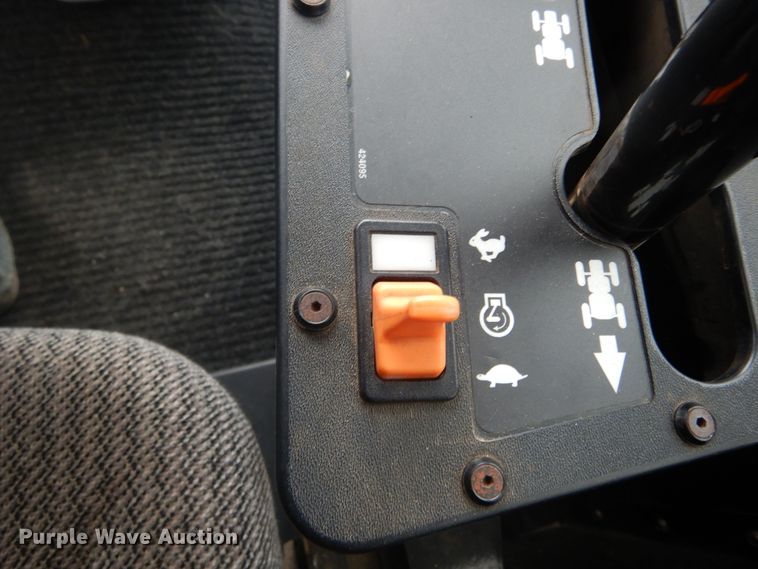 image for item DK3267 2005 Ag-Chem RoGator 1264C  sprayer