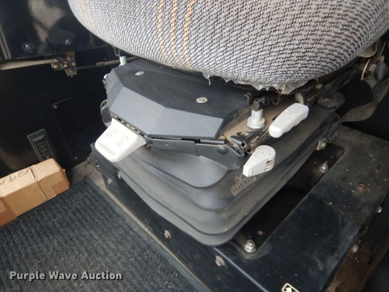 image for item DK3267 2005 Ag-Chem RoGator 1264C  sprayer