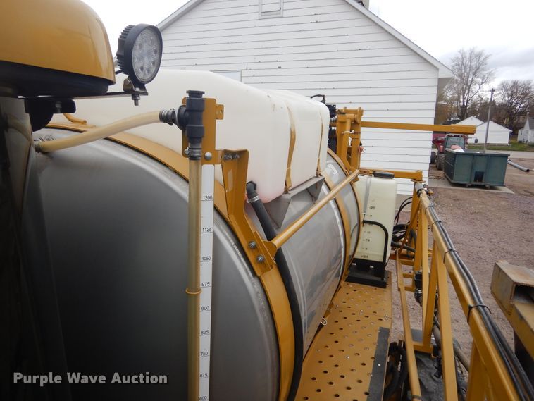 image for item DK3267 2005 Ag-Chem RoGator 1264C  sprayer