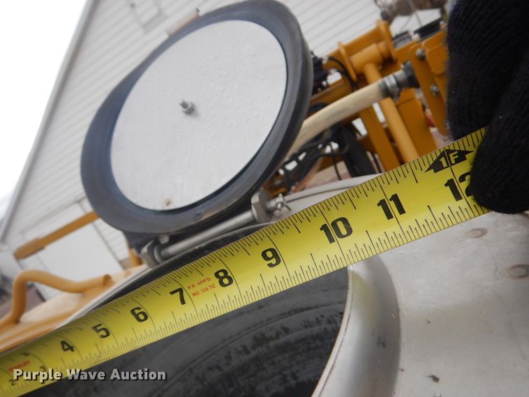 image for item DK3267 2005 Ag-Chem RoGator 1264C  sprayer