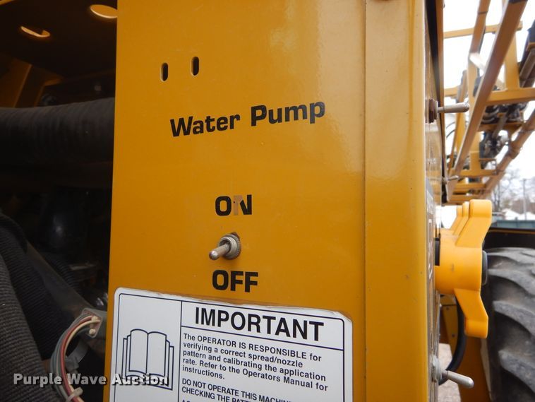 image for item DK3267 2005 Ag-Chem RoGator 1264C  sprayer