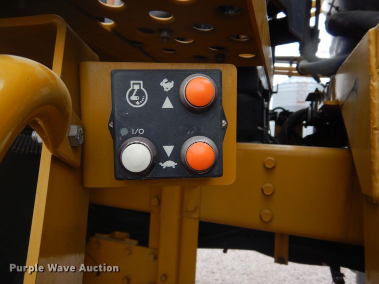 image for item DK3267 2005 Ag-Chem RoGator 1264C  sprayer