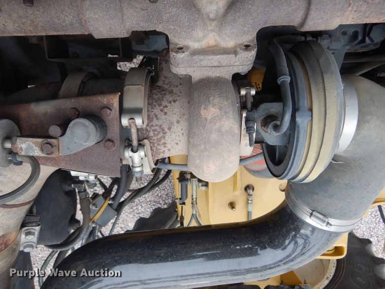 image for item DK3267 2005 Ag-Chem RoGator 1264C  sprayer