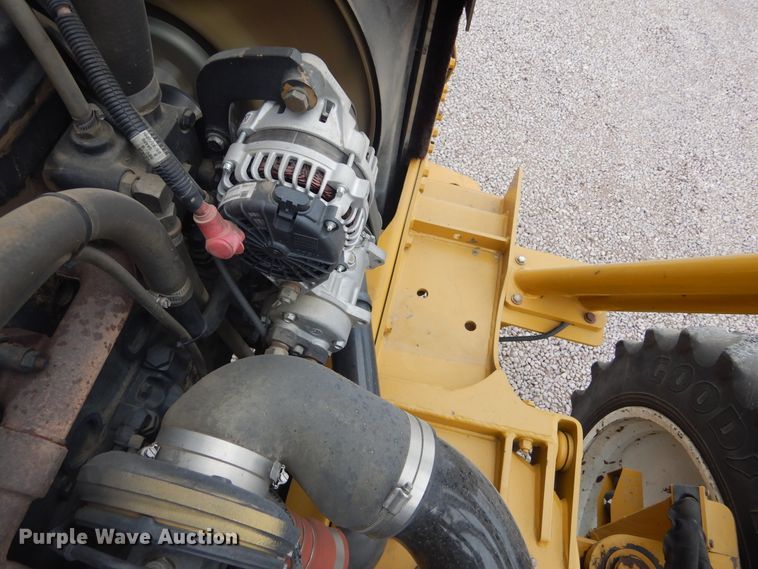 image for item DK3267 2005 Ag-Chem RoGator 1264C  sprayer