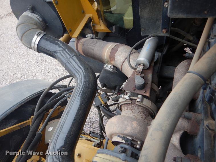 image for item DK3267 2005 Ag-Chem RoGator 1264C  sprayer