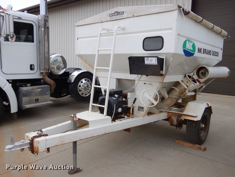 image for item DK3381 1990 Unverferth 150  seed tender trailer