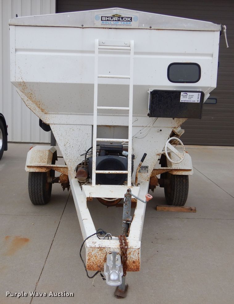 image for item DK3381 1990 Unverferth 150  seed tender trailer