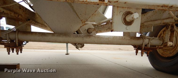 image for item DK3381 1990 Unverferth 150  seed tender trailer