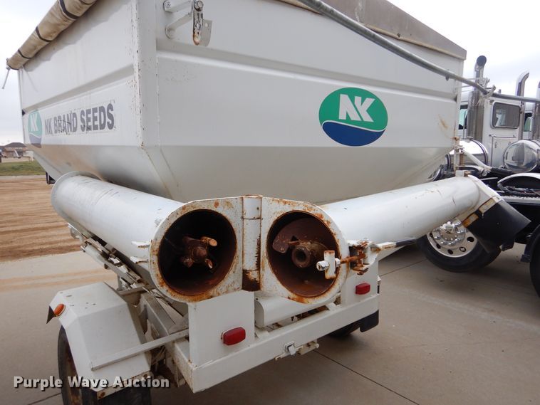 image for item DK3381 1990 Unverferth 150  seed tender trailer