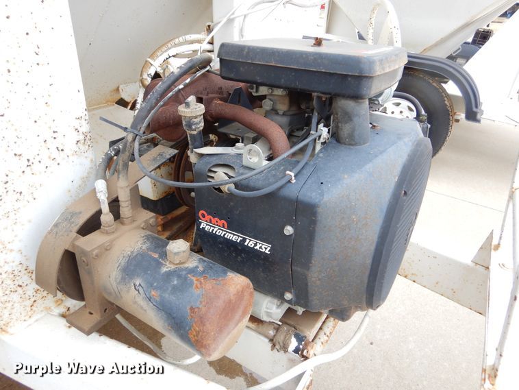 image for item DK3381 1990 Unverferth 150  seed tender trailer