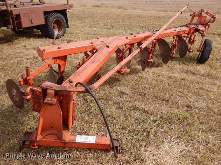 image for item DL3484 Case  six bottom plow