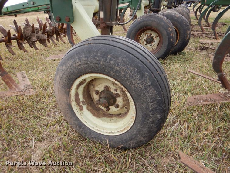 image for item DL3485 QuinStar Fallowmaster  field cultivator