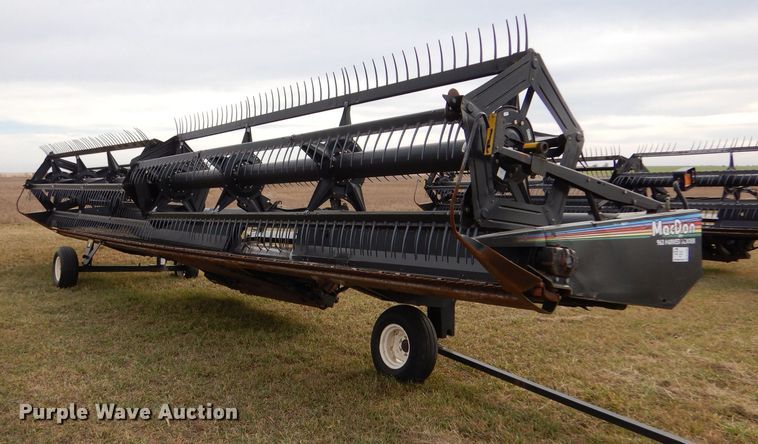 image for item DL3486 2006 MacDon 963  draper head