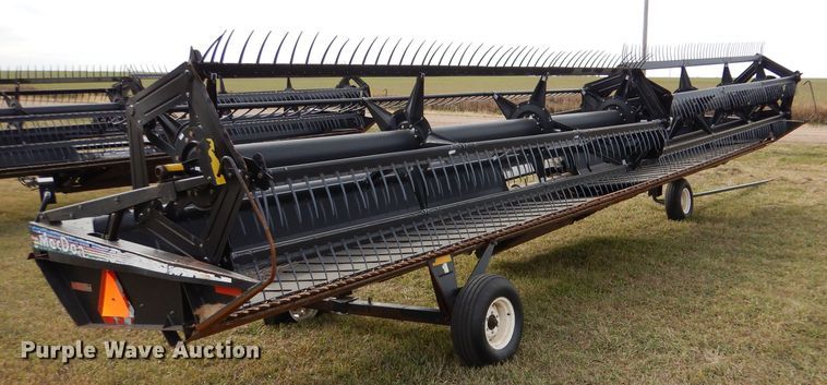 image for item DL3486 2006 MacDon 963  draper head